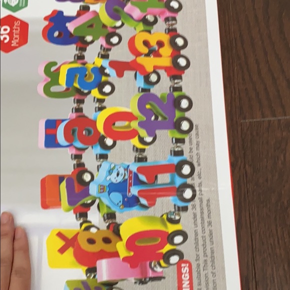 27 piece Wooden magnet numbers train set - Picture 2 of 7